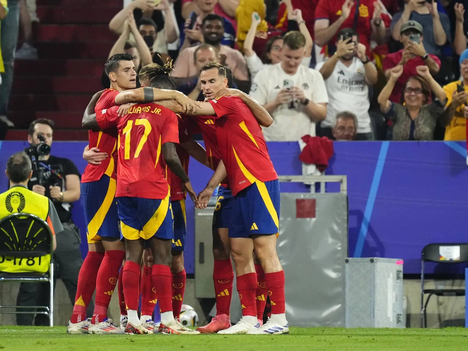 bet365-最新比分！欧洲国家足球团体赛直播