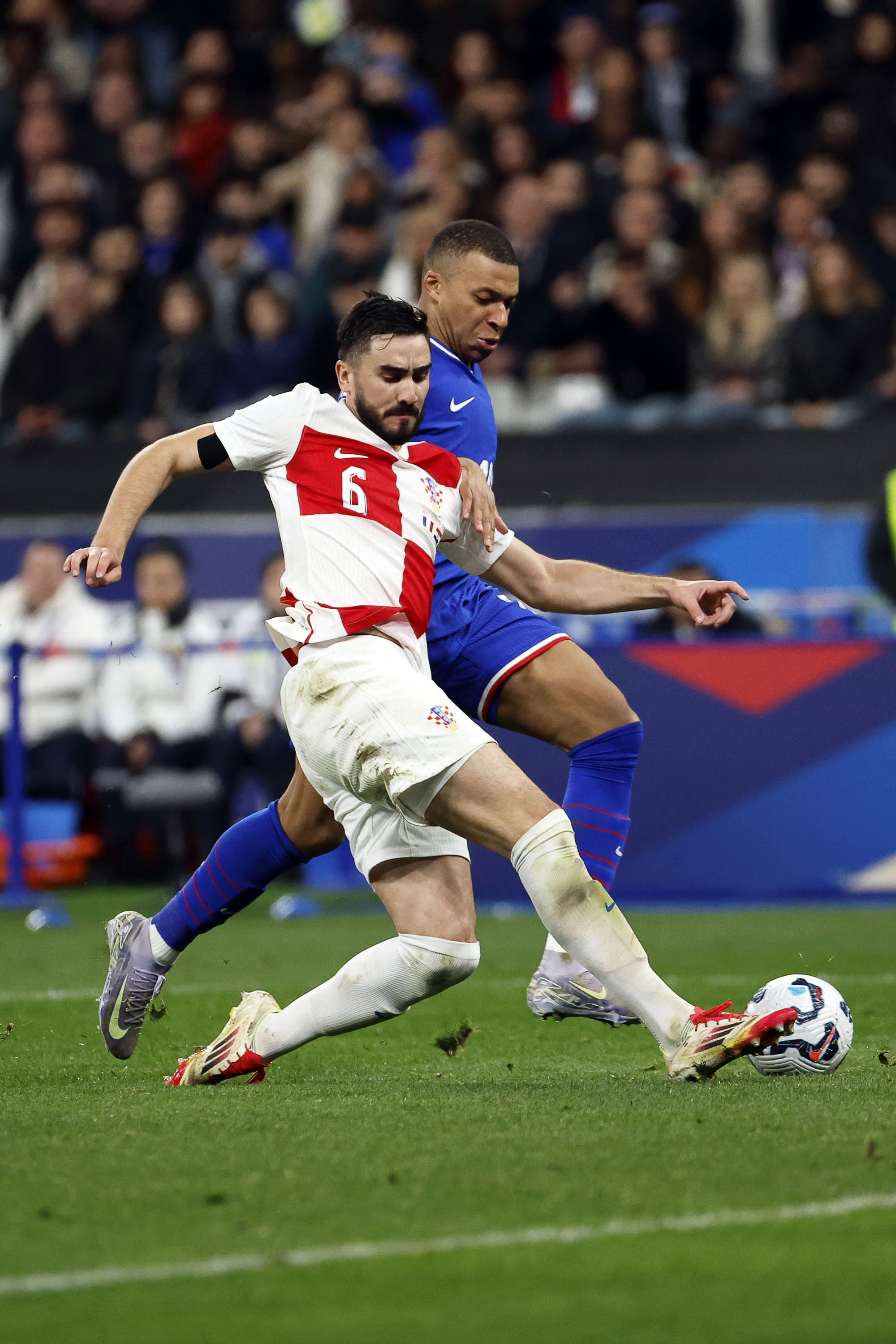 荷兰战胜摩尔多瓦，争取欧国联决赛资格(荷兰 战绩)